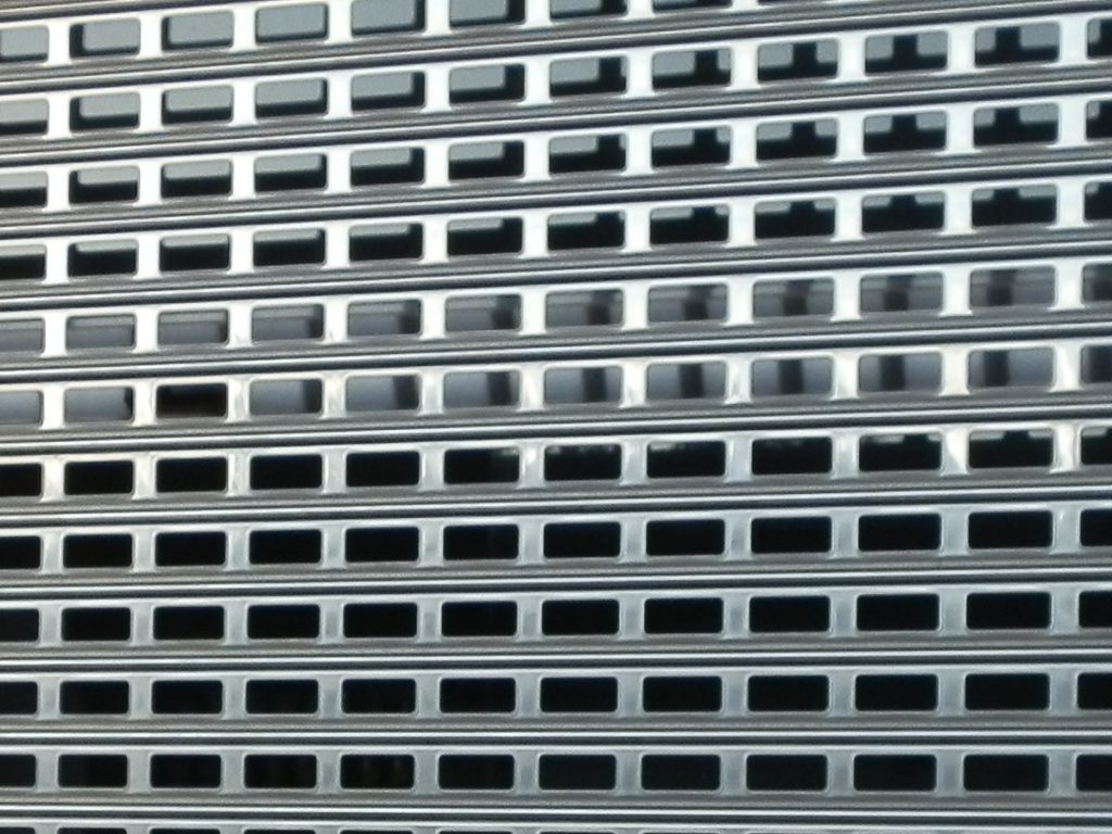 Persianas metálicas en Barcelona para negocios